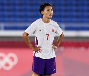 开云体育入口-尤文核心球员被曝转会传闻，引球迷热议，不断支持无法.