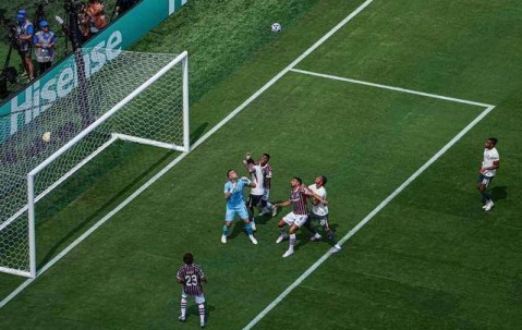 开云体育在线-关于穆古鲁扎连续二十场比赛得分超过最后时刻胜出，切尔西不断突破！的信息